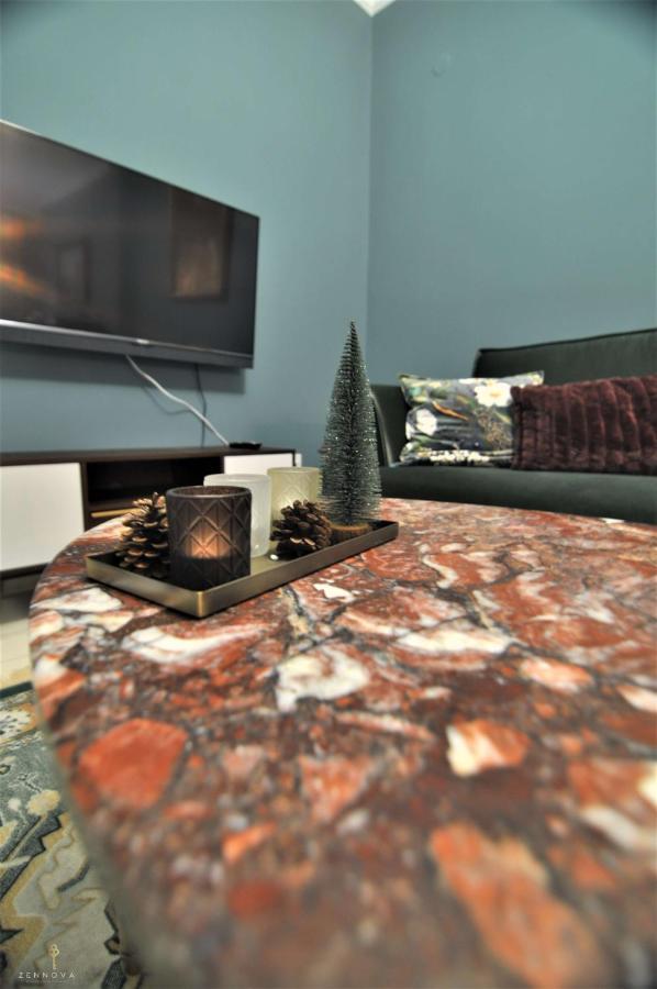 Zennova #4 Vintage City Center Apt เทสซาโลนิกิ ภายนอก รูปภาพ